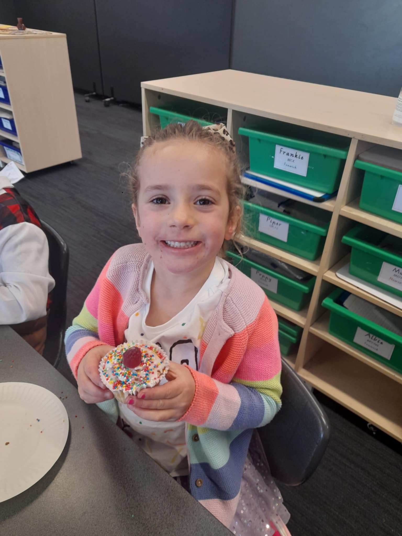/uploaded_files/media/gallery/1753928929Willow cupcake.jpg